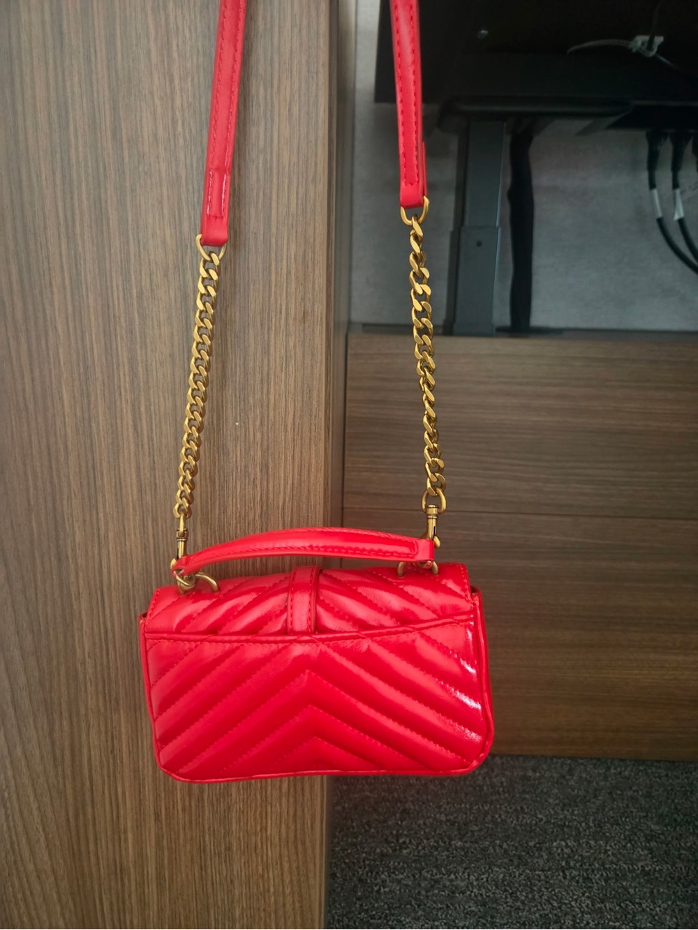 Saint Laurent Red Leather Chain Crossbody Bag - Picture 5 of 9